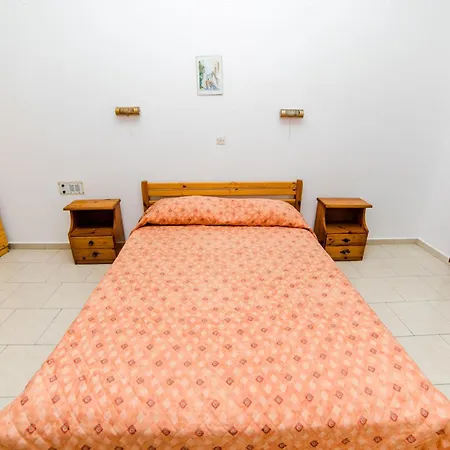 Aparthotel Erato 2*